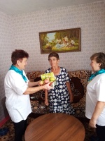 «Серебряные» волонтеры Ершовского района  провели акцию Яблочный спас – радость припас