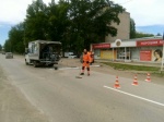 Проводятся работы по нанесению дорожной разметки на дорогах в городе Ершове в рамках заключенного контракта.