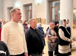 В Рождественскую ночь Губернатор Роман Бусаргин был на службе в храме в Новоузенском районе.