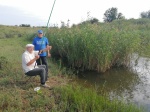 «Серебряные» волонтеры организовали увлекательную рыбалку для получателя социальных услуг.
