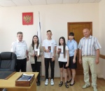 Юным ершовцам в торжественной обстановке вручили главный документ гражданина РФ